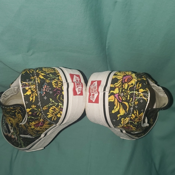 Vans - Picture 6 of 8